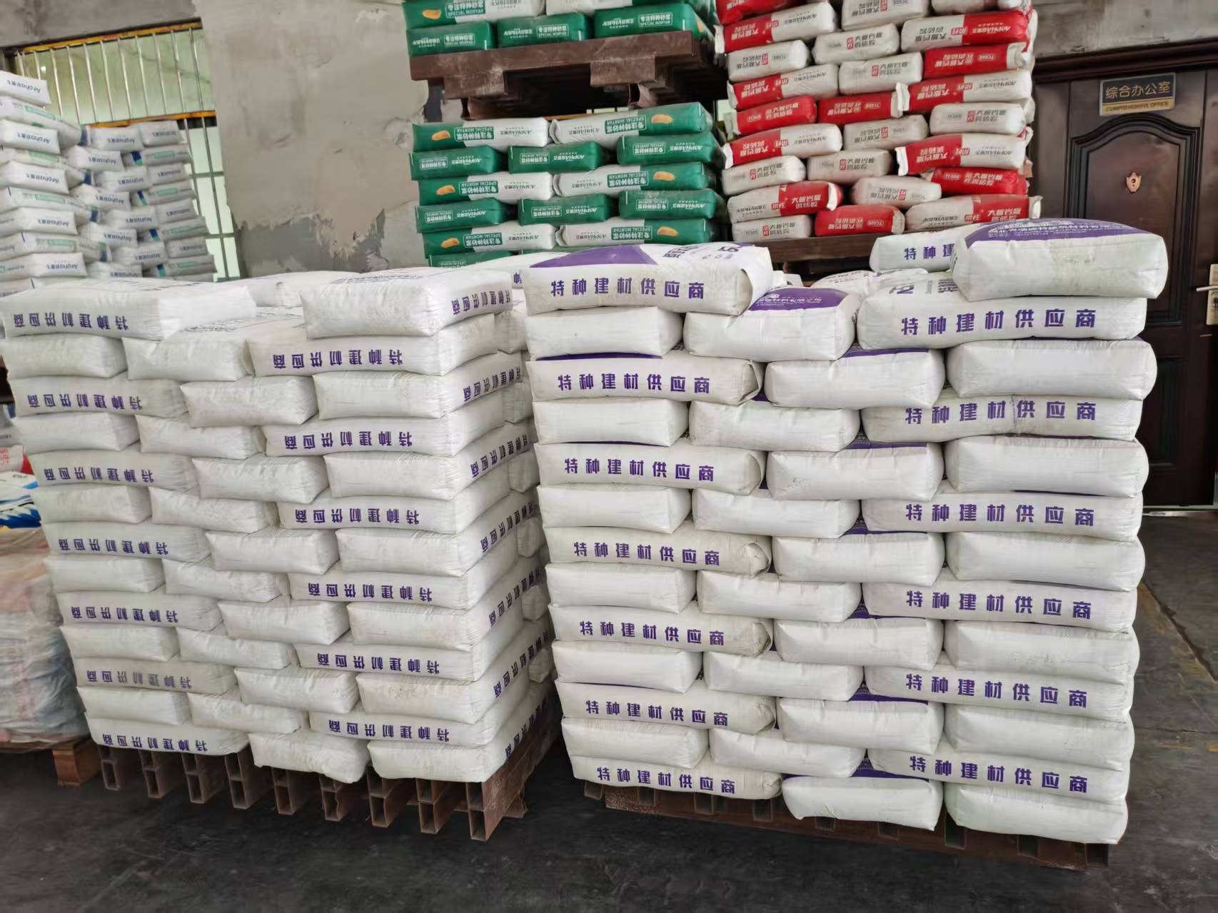 崇义拱顶带模注浆料