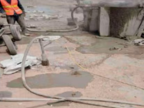 崇义水泥混凝土路面板底注浆技术 路面脱空注浆整治方案